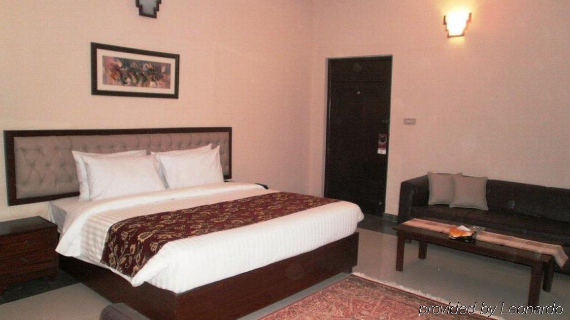 Hotel One Bahawalpur Habitación foto